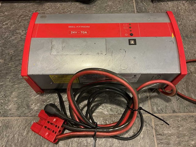 Belatron - 24v 70a - battery chargers - 2014 - afbeelding 1 van  2