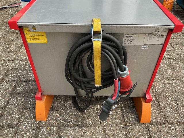 Belatron - 48v 100a - battery chargers - 2013 - afbeelding 2 van  3