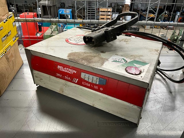 Belatron compact 24v-50a acculader - afbeelding 1 van  5