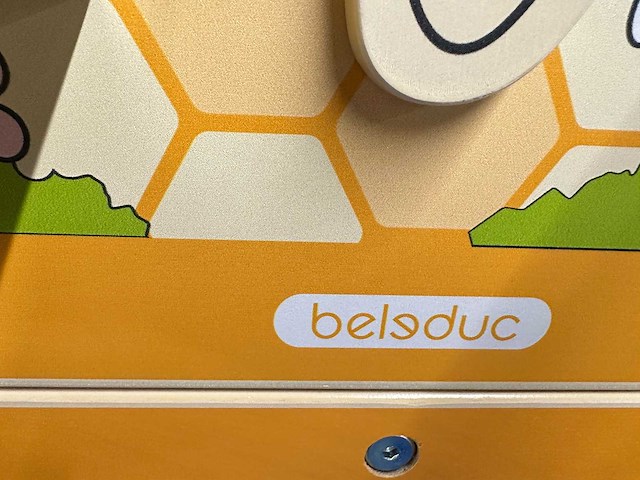 Beleduc - interactief houten speelbord met kinderstoeltjes - afbeelding 3 van  7