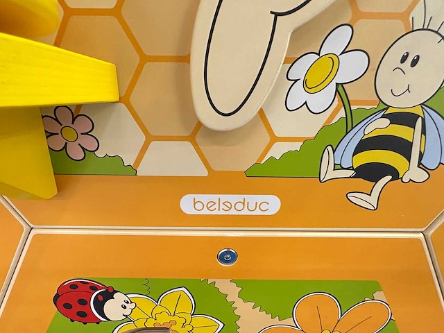 Beleduc - interactief houten speelbord met kinderstoeltjes - afbeelding 3 van  4
