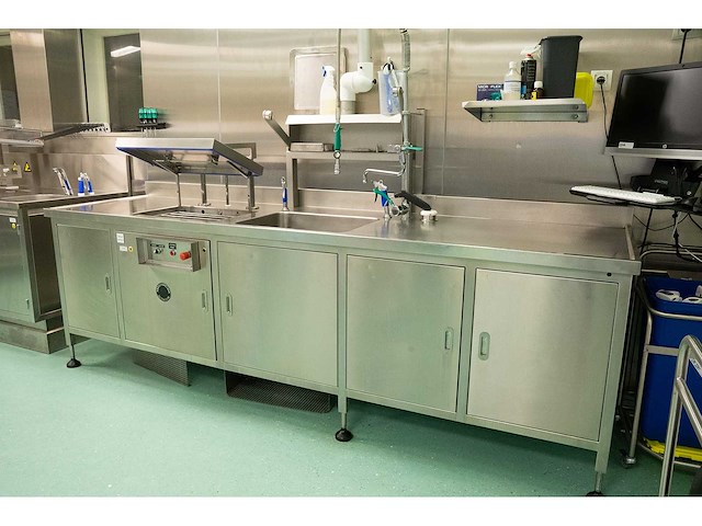 Belimed voorspoeleiland met ultrasoon - afbeelding 1 van  1