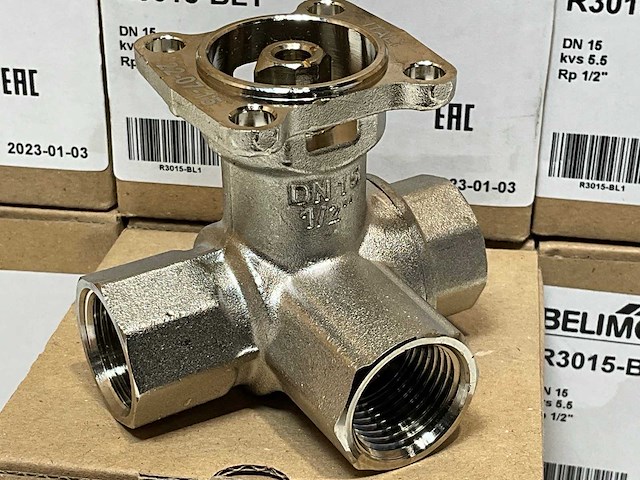 Belimo r3015-bl1 3-weg open/dicht kogelkraan dn15 1/2" kvs5.5 bl (7x) - afbeelding 1 van  4