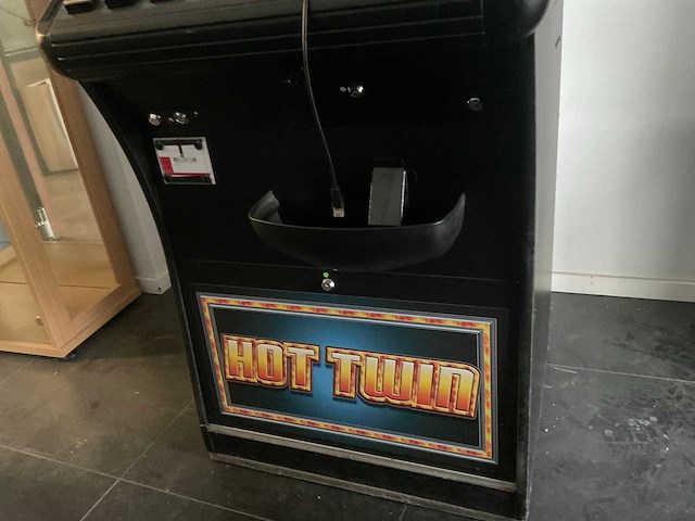 Bell-fruit games hot twin speelautomaat - afbeelding 6 van  9