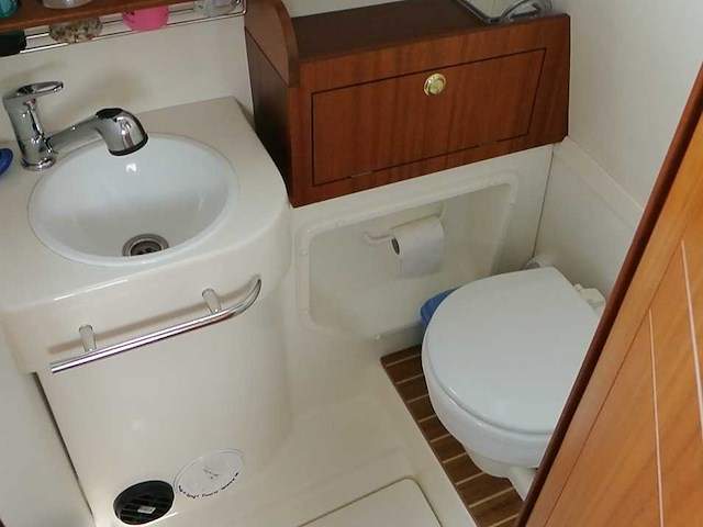 Bella - 2004 - 760 - motorjacht - afbeelding 13 van  28