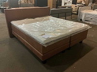 Bellagio lederlook husp hazel 96 elektrische boxspring 180x200cm - afbeelding 1 van  9