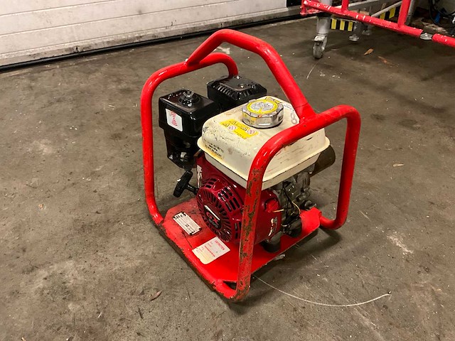 Belle 165.9.072 beregeningspomp aandrijfmotor - afbeelding 3 van  4