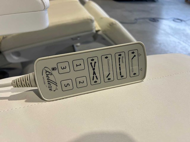 Bellezi - figo - s4 behandelstoel - afbeelding 3 van  6