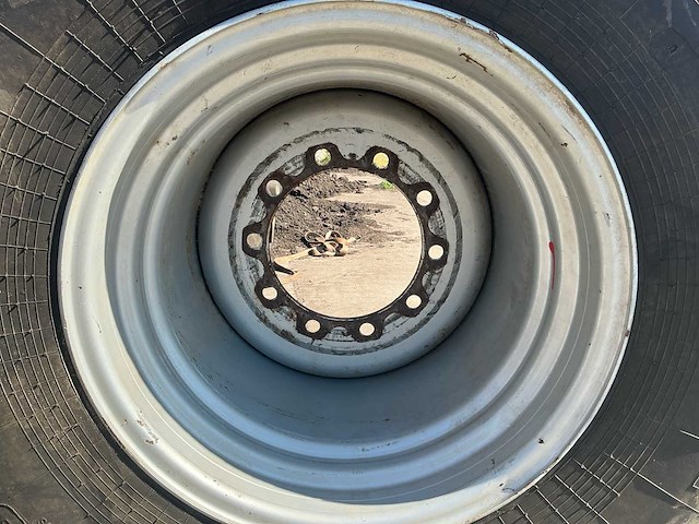 Belshina radial - 28.1 r26 banden met velg (2x) - afbeelding 2 van  7