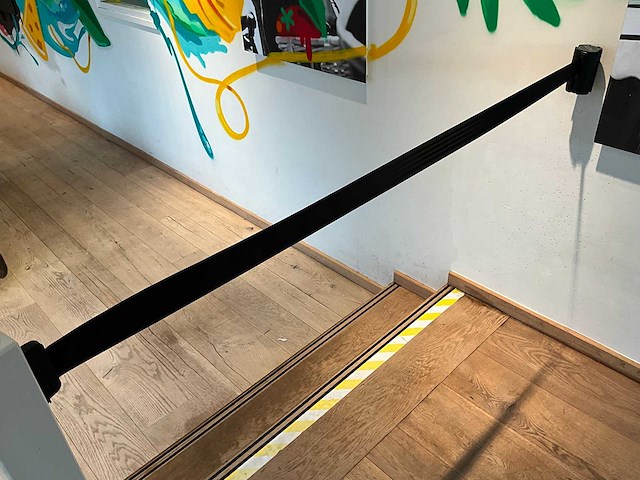 Beltrac - afzetkoord met wandbevestiging - afbeelding 2 van  4