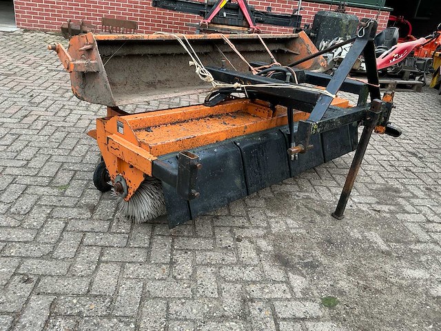 Bema 2 1850 schlepper rolbezem - afbeelding 1 van  10
