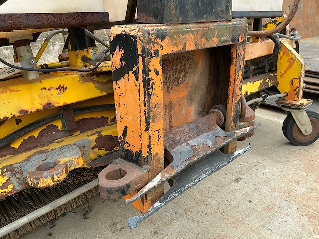 Bema 35 dual straatveegmachine - afbeelding 4 van  25