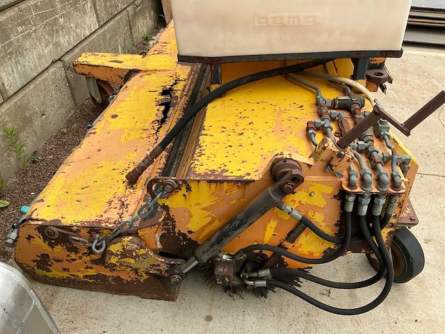 Bema 35 dual straatveegmachine - afbeelding 24 van  25