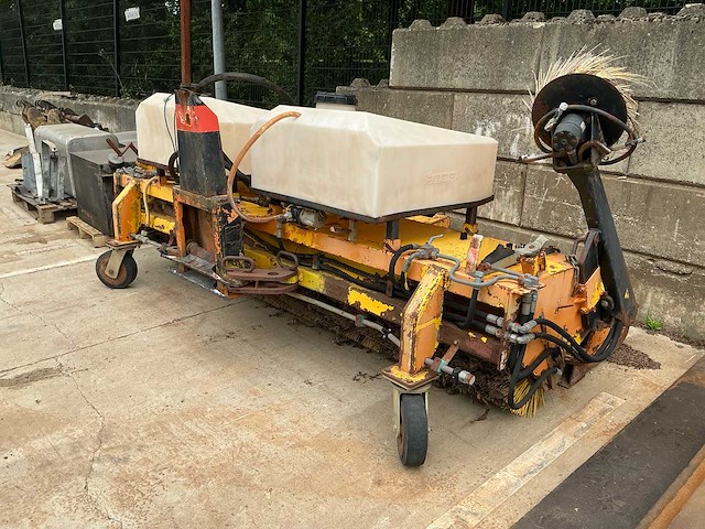 Bema 35 dual straatveegmachine - afbeelding 1 van  25