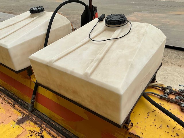 Bema 35 dual straatveegmachine - afbeelding 20 van  25