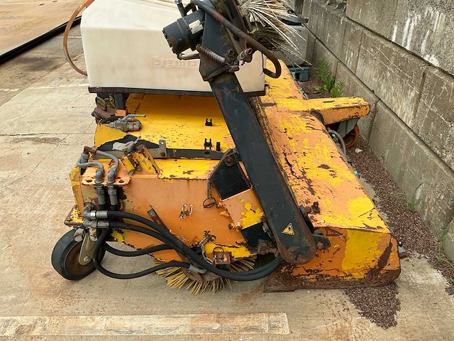 Bema 35 dual straatveegmachine - afbeelding 4 van  25