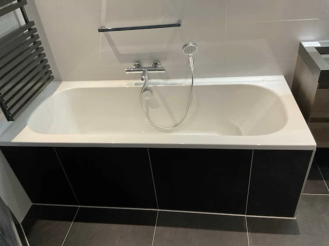 Ben - ligbad met badmengkraan 190 x 80 cm - afbeelding 1 van  13