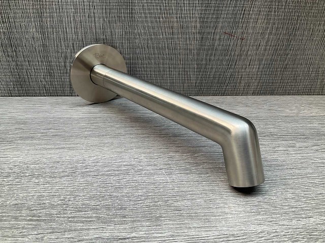 Ben engraved baduitloop brushed nickel 23cm - afbeelding 2 van  5