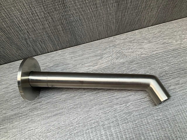 Ben engraved baduitloop brushed nickel 23cm - afbeelding 4 van  5