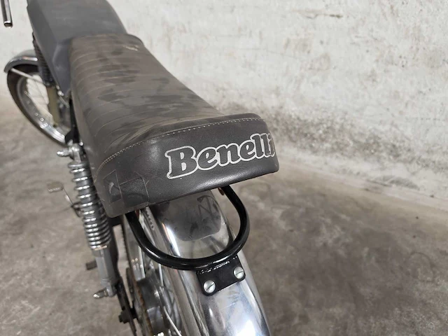 Benelli - bromfiets - t50 ? - oldtimer met onderdelen - afbeelding 11 van  13
