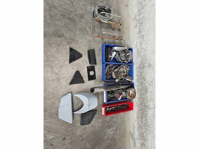 Benelli - bromfiets - t50 ? - oldtimer met onderdelen - afbeelding 12 van  13