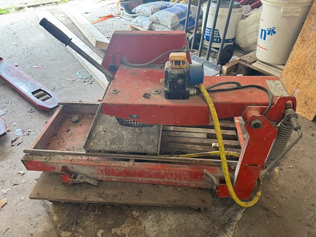 Benetiere - tegelzaagmachine - afbeelding 6 van  8