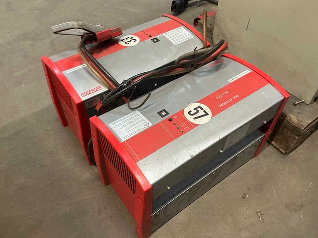 Benning 46393 heftruck accu oplader (2x) - afbeelding 2 van  4