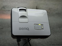Benq beamer incl. beamerscherm - afbeelding 1 van  4