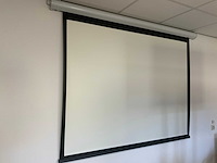 Benq tk700sti beamer inclusief elektrisch ivions projectiescherm - afbeelding 6 van  8