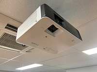 Benq tk700sti beamer inclusief elektrisch ivions projectiescherm - afbeelding 2 van  8