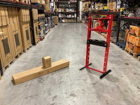 Benson 20 ton garagepers