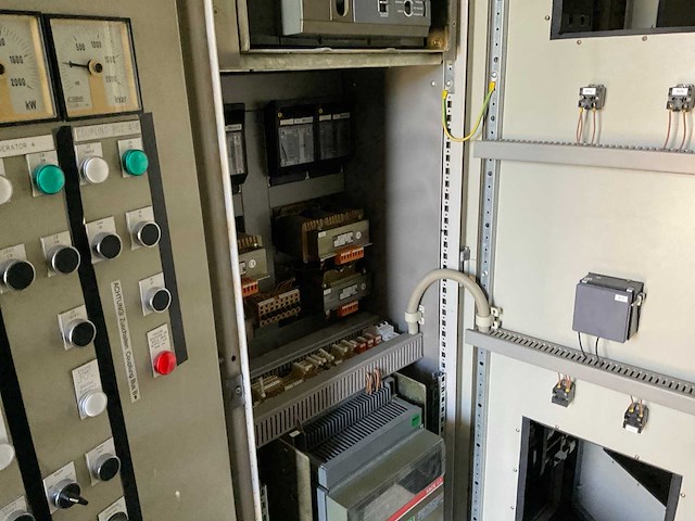Bentec partij besturingskasten in container - afbeelding 8 van  48