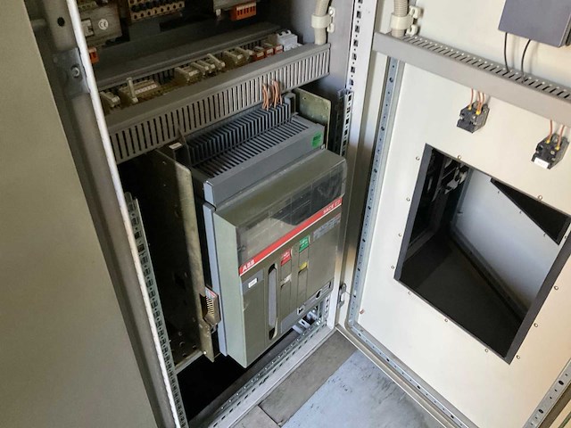 Bentec partij besturingskasten in container - afbeelding 9 van  48