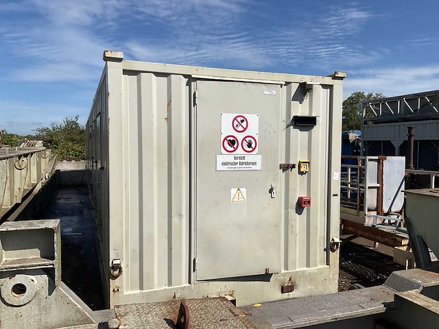 Bentec partij besturingskasten in container - afbeelding 1 van  48