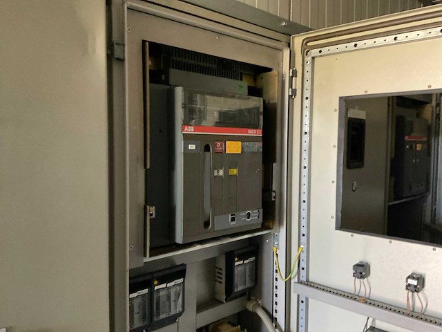 Bentec partij besturingskasten in container - afbeelding 15 van  48