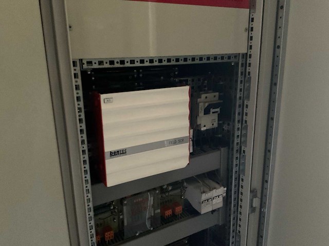 Bentec partij besturingskasten in container - afbeelding 18 van  48