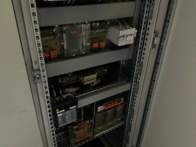 Bentec partij besturingskasten in container - afbeelding 19 van  48