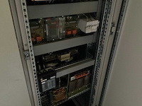 Bentec partij besturingskasten in container - afbeelding 19 van  48