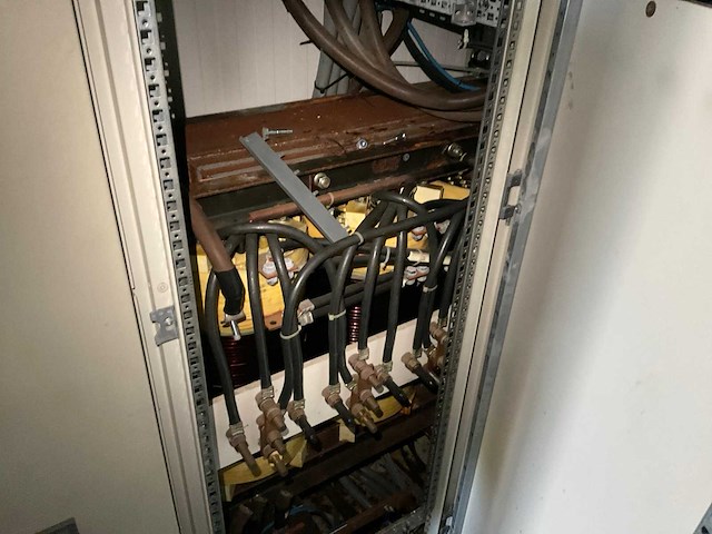 Bentec partij besturingskasten in container - afbeelding 25 van  48