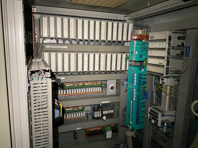Bentec partij besturingskasten in container - afbeelding 31 van  48