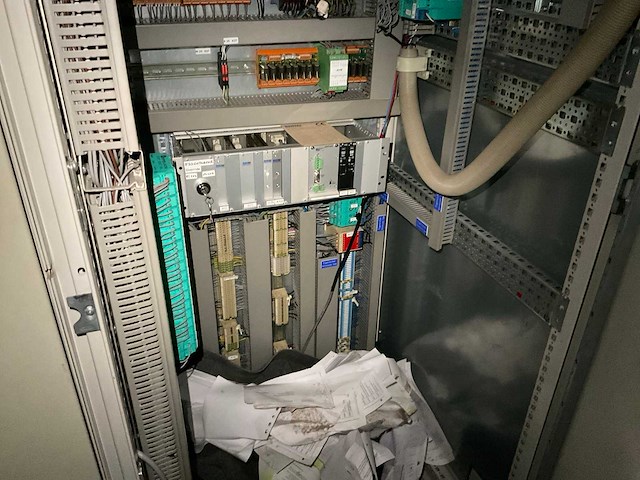 Bentec partij besturingskasten in container - afbeelding 33 van  48