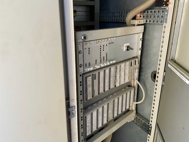 Bentec partij besturingskasten in container - afbeelding 6 van  11