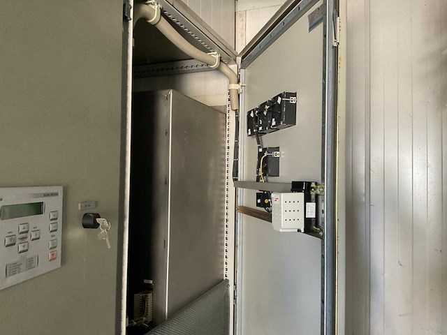 Bentec partij besturingskasten in container - afbeelding 11 van  11