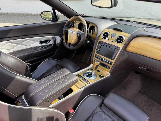 Bentley - 2008 - continental - gtc mansory - personenauto - afbeelding 13 van  15