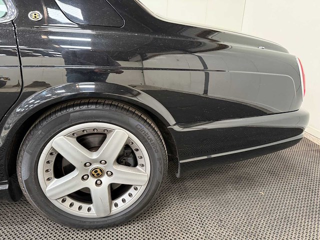 Bentley - arnage - v8 - personenauto - 2002 - afbeelding 41 van  47
