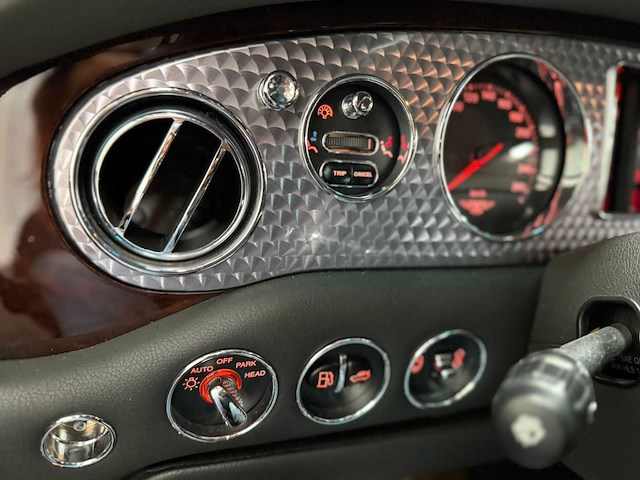 Bentley - arnage - v8 - personenauto - 2002 - afbeelding 10 van  23