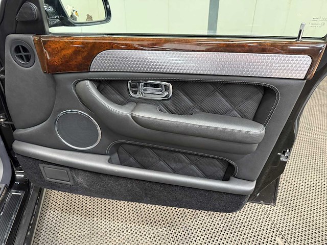Bentley - arnage - v8- youngtimer - 2002 - afbeelding 32 van  47