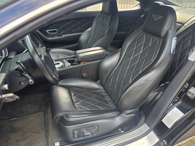 Bentley - continental gt - 4.0 v8 - 2013 - 4 zits - personenauto - r-215-lk - afbeelding 2 van  34