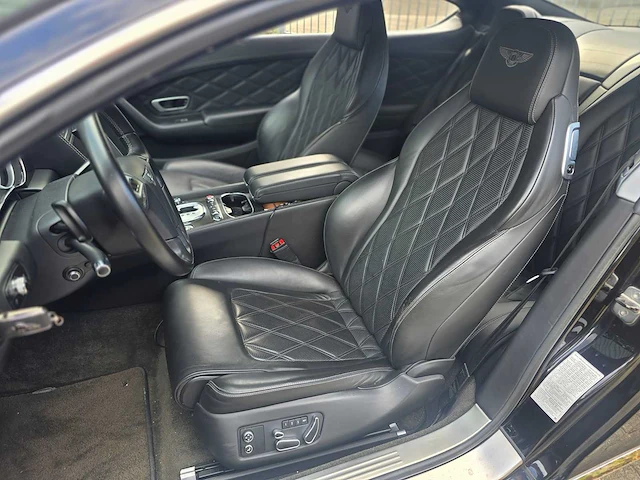 Bentley - continental gt - 4.0 v8 - 2013 - 4 zits - personenauto - r-215-lk - afbeelding 5 van  34