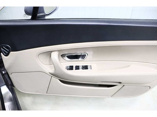 Bentley - continental gt 6.0 w12 twin turbo - afbeelding 7 van  17